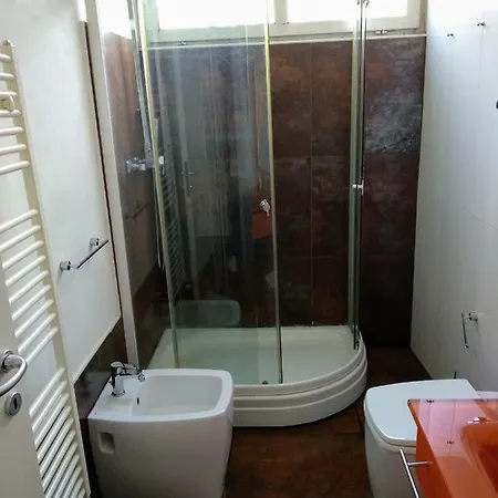 Lucy's Houses - Tortora Apartman Novara